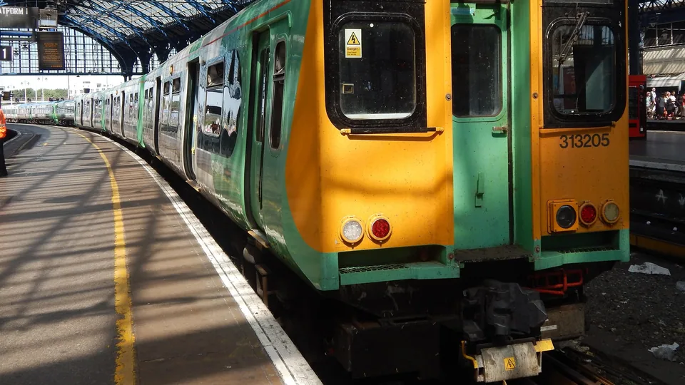 Mastering Student Transport: 16-25 Railcards, Coach Cards, and Commuting Hacks